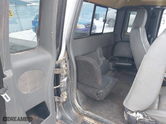 2004 Ford Ranger XL Fleet with VIN 1FTZR45E64PA48639, listed as a IAAI auction lot 41320781 with 231,928 mi miles. Bid and sale history available at carsss.com. Image 8.