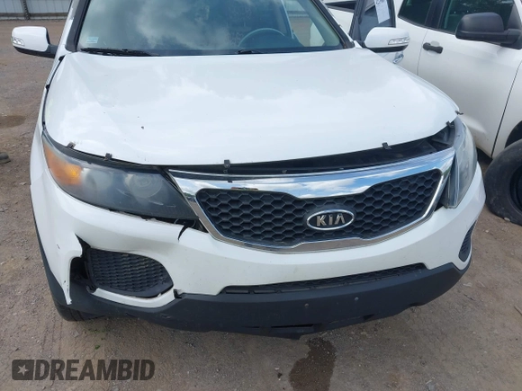 2013 Kia Sorento LX with VIN 5XYKTDA65DG415454, listed as a IAAI auction lot 42139669 with 163,476 mi miles. Bid and sale history available at carsss.com. Image 6.