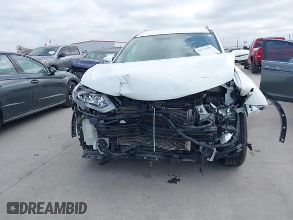 2018 Nissan Rogue SV with VIN KNMAT2MT6JP533085, listed as a IAAI auction lot 41775292 with 72,838 mi miles and . Bid and sale history available at carsss.com. Image 13.