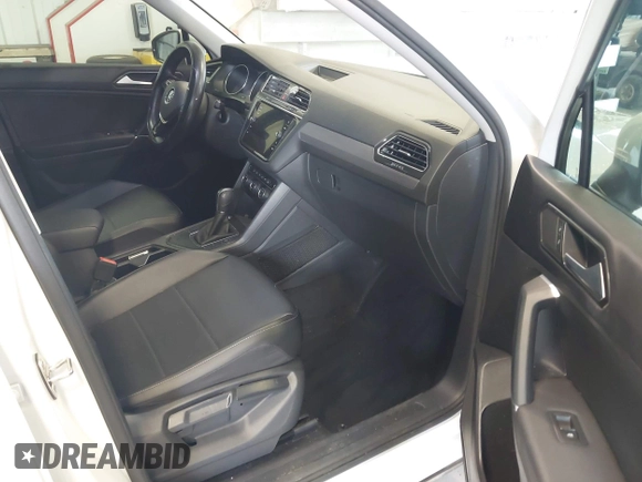 2018 Volkswagen Tiguan SEL z VIN 3VV3B7AX1JM167656, wystawiony jako IAAI lot #42658377 z przebiegiem 74 130 mil mil oraz . Historia ofert i sprzedaży dostępna na DreamBid. Obrazek 5.