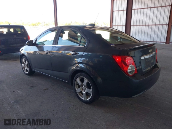 2016 Chevrolet Sonic LTZ z VIN 1G1JE5SB6G4160588, wystawiony jako IAAI lot #41843199 z przebiegiem 176 581 mil mil oraz . Historia ofert i sprzedaży dostępna na DreamBid. Obrazek 3.