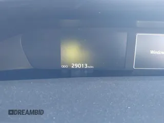 2020 Toyota Prius L Eco z VIN JTDKARFU9L3104882, wystawiony jako IAAI lot #41243035 z przebiegiem 29 013 mil mil oraz . Historia ofert i sprzedaży dostępna na DreamBid. Obrazek 16.