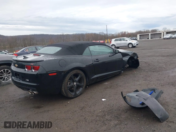 2013 Chevrolet Camaro LT z VIN 2G1FC3D32D9205069, wystawiony jako IAAI lot #41931863 z przebiegiem 75 244 mil mil oraz . Historia ofert i sprzedaży dostępna na DreamBid. Obrazek 4.