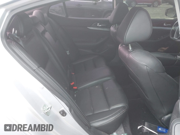 2017 Nissan Maxima SV with VIN 1N4AA6AP9HC406195, listed as a IAAI auction lot 41747116 with 97,213 mi miles. Bid and sale history available at carsss.com. Image 8.