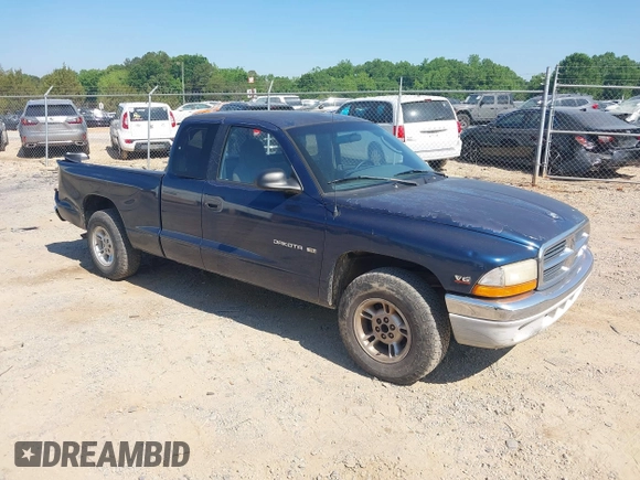 2000 Dodge Dakota with VIN 1B7GL22XXYS572706, listed as a IAAI auction lot 42211764 with 293,858 mi miles and . Bid and sale history available at DreamBid. Image 1.