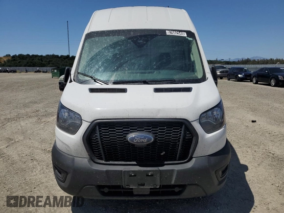 2024 Ford Transit Cargo z VIN 1FTBR2X8XRKA11725, wystawiony jako Copart lot #57682345 z przebiegiem 53 975 mil mil oraz Czysty tytuł • Clean title. Historia ofert i sprzedaży dostępna na DreamBid. Obrazek 5.
