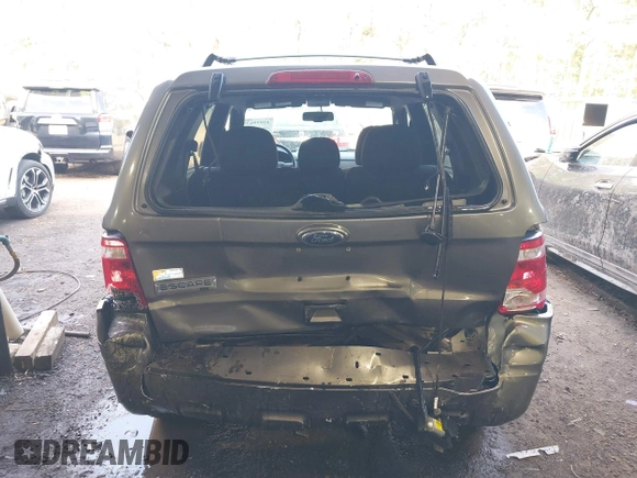 2010 Ford Escape XLT with VIN 1FMCU9D70AKD21499, listed as a IAAI auction lot 42039437 with 185,545 mi miles. Bid and sale history available at carsss.com. Image 16.
