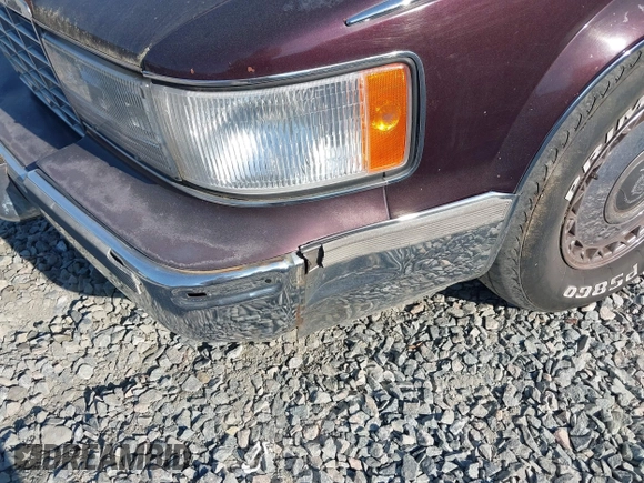 1996 Cadillac Fleetwood z VIN 1G6DW52PXTR713787, wystawiony jako IAAI lot #42079864 z przebiegiem Nie podano mil oraz . Historia ofert i sprzedaży dostępna na DreamBid. Obrazek 11.