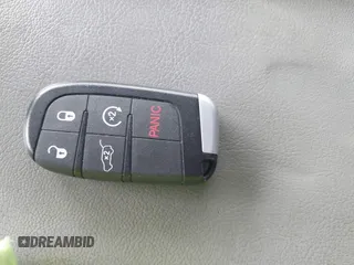 2018 Dodge Durango SRT z VIN 1C4SDJGJ7JC262003, wystawiony jako IAAI lot #40773482 z przebiegiem Nie podano mil oraz . Historia ofert i sprzedaży dostępna na DreamBid. Obrazek 11.