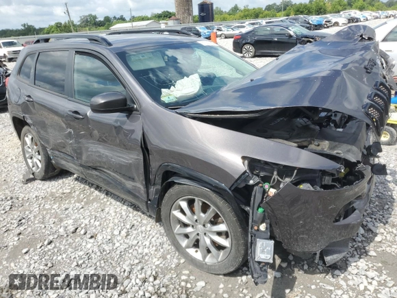2018 Jeep Cherokee Latitude Tech Connect with VIN 1C4PJLCB1JD605455, listed as a Copart auction lot 61085135 with 117,195 mi miles and Salvage title. Bid and sale history available at DreamBid. Image 4.