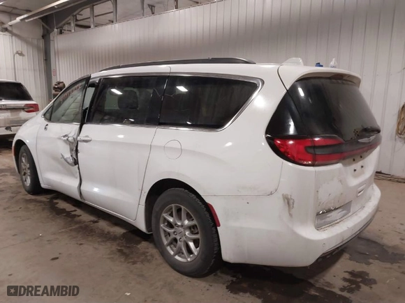 2022 Chrysler Pacifica Touring with VIN 2C4RC1FG1NR157963, listed as a IAAI auction lot 41558883 with 201,768 mi miles. Bid and sale history available at carsss.com. Image 3.