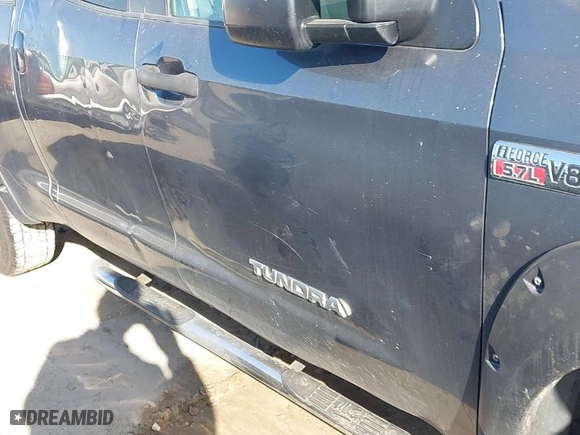 2007 Toyota Tundra SR5 with VIN 5TFRV54117X025323, listed as a IAAI auction lot 41840621 with 203,377 mi miles. Bid and sale history available at carsss.com. Image 6.
