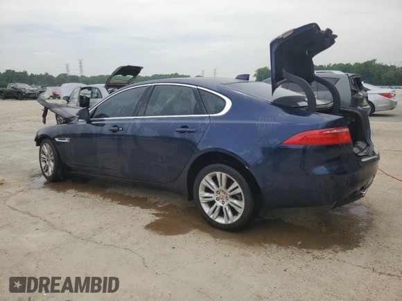 2017 Jaguar XF 35t Premium с VIN SAJBD4BV2HCY34618, выставлен на аукционе Copart как лот 56974315 с пробегом Не указан миль и На запчасти • Non repairable. История ставок и продаж доступна на DreamBid. Изображение 2.
