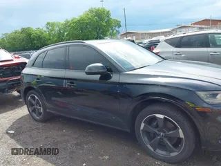 2019 Audi SQ5 Premium Plus z VIN WA1B4AFY4K2070490, wystawiony jako IAAI lot #42163122 z przebiegiem 105 890 mil mil oraz . Historia ofert i sprzedaży dostępna na DreamBid. Obrazek 13.