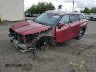 2021 Toyota Highlander XLE with VIN 5TDHZRBH5MS122811, listed as a Copart auction lot 57135585 with 85,703 mi miles and Salvage title. Bid and sale history available at DreamBid. Image 1.