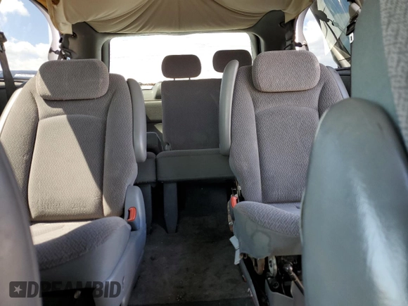 2007 Chrysler Town & Country LX with VIN 2A4GP44R17R258841, listed as a Copart auction lot 54401695 with 155,155 mi miles and Salvage Title. Bid and sale history available at DreamBid. Image 10.
