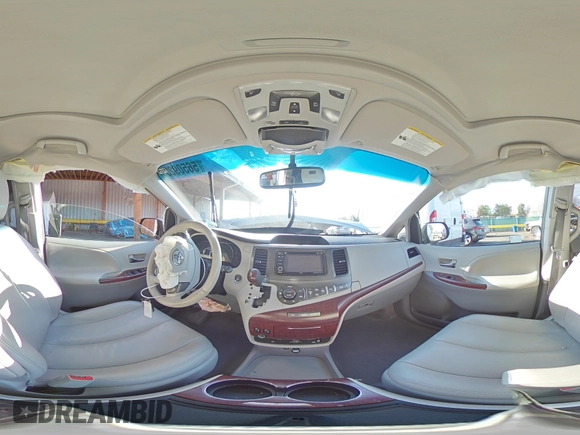 2014 Toyota Sienna XLE z VIN 5TDYK3DC6ES524504, wystawiony jako Copart lot #56509235 z przebiegiem Nie podano mil oraz Szkoda całkowita • Salvage title. Historia ofert i sprzedaży dostępna na DreamBid. Obrazek 16.