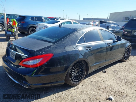 2014 Mercedes-Benz CLS-Class CLS 550 with VIN WDDLJ7DB3EA117402, listed as a IAAI auction lot 41171927 with 146,038 mi miles. Bid and sale history available at carsss.com. Image 4.