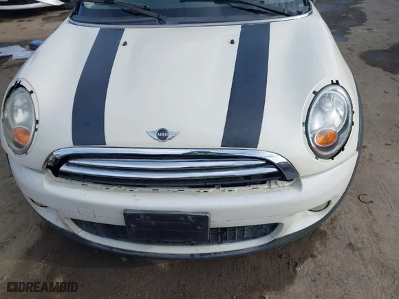 2012 MINI Cooper Hardtop with VIN WMWSU3C5XCT259021, listed as a IAAI auction lot 41910293 with 152,275 mi miles. Bid and sale history available at carsss.com. Image 6.