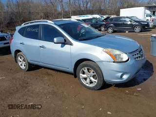2011 Nissan Rogue SV z VIN JN8AS5MV1BW309126, wystawiony jako IAAI lot #41656042 z przebiegiem 160 403 mil mil oraz . Historia ofert i sprzedaży dostępna na DreamBid. Obrazek 1.