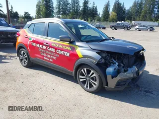2018 Nissan Kicks SV z VIN 3N1CP5CU5JL497722, wystawiony jako IAAI lot #42100688 z przebiegiem 110 362 mil mil oraz . Historia ofert i sprzedaży dostępna na DreamBid. Obrazek 1.