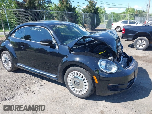 2016 Volkswagen Beetle SE с VIN 3VWJ17AT9GM620367, выставлен на аукционе IAAI как лот 42198976 с пробегом 94 048 миль миль и . История ставок и продаж доступна на DreamBid. Изображение 1.