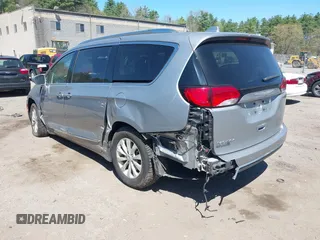 2018 Chrysler Pacifica Touring L Plus z VIN 2C4RC1EGXJR101757, wystawiony jako IAAI lot #42142946 z przebiegiem 83 314 mil mil oraz . Historia ofert i sprzedaży dostępna na DreamBid. Obrazek 3.
