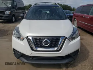 2018 Nissan Kicks SV z VIN 3N1CP5CU2JL540669, wystawiony jako Copart lot #58874115 z przebiegiem Nie podano mil oraz Nie do naprawy • Non repairable. Historia ofert i sprzedaży dostępna na DreamBid. Obrazek 5.