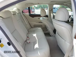 2010 Lexus LS 460 z VIN JTHBL5EF0A5097424, wystawiony jako Copart lot #59780325 z przebiegiem Nie podano mil oraz Szkoda całkowita • Salvage title. Historia ofert i sprzedaży dostępna na DreamBid. Obrazek 10.