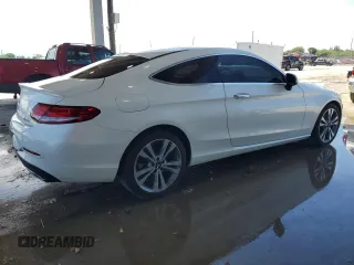 2017 Mercedes-Benz C 300 с VIN WDDWJ4KB5HF408991, выставлен на аукционе Copart как лот 60410545 с пробегом 71 829 миль миль и Списание • Salvage title. История ставок и продаж доступна на DreamBid. Изображение 3.