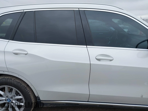 2023 BMW X5 xDrive45e with VIN 5UXTA6C02P9R94549, listed as a IAAI auction lot 41534725 with 8,698 mi miles. Bid and sale history available at carsss.com. Image 14.