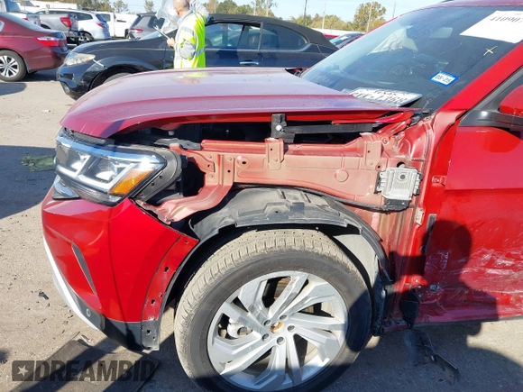 2022 Volkswagen Atlas 3.6L V6 SE w/Technology with VIN 1V2HR2CA3NC536146, listed as a IAAI auction lot 41090757 with 30,488 mi miles. Bid and sale history available at carsss.com. Image 6.