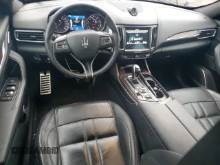 2017 Maserati Levante S z VIN ZN661YUS6HX243802, wystawiony jako Copart lot #49290435 z przebiegiem 103 207 mil mil oraz Szkoda całkowita • Salvage title. Historia ofert i sprzedaży dostępna na DreamBid. Obrazek 8.