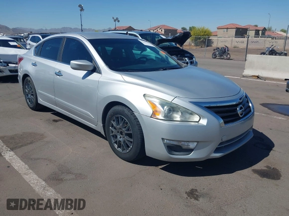 2013 Nissan Altima SV with VIN 1N4AL3AP9DN586463, listed as a IAAI auction lot 42099334 with 181,364 mi miles and . Bid and sale history available at carsss.com. Image 1.