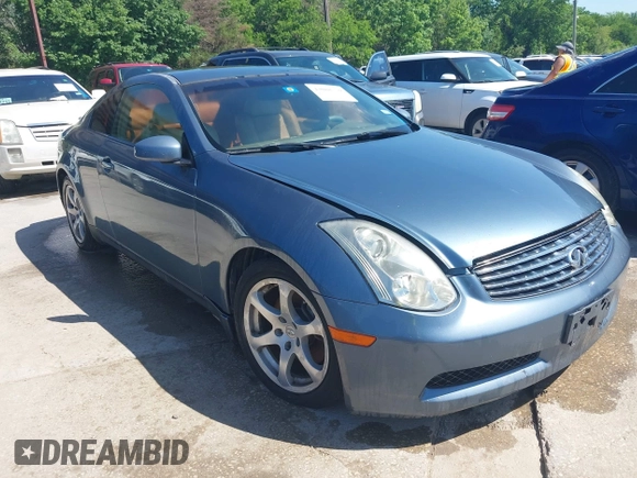 2007 Infiniti G35 with VIN JNKCV54E57M905711, listed as a IAAI auction lot 42088770 with 218,224 mi miles. Bid and sale history available at carsss.com. Image 1.
