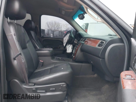 2012 Chevrolet Tahoe LT z VIN 1GNSCBE04CR227932, wystawiony jako IAAI lot #38472865 z przebiegiem 167 457 mil mil oraz . Historia ofert i sprzedaży dostępna na DreamBid. Obrazek 5.