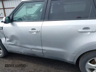 2019 Kia Soul z VIN KNDJN2A24K7676852, wystawiony jako IAAI lot #41932846 z przebiegiem 59 062 mil mil oraz . Historia ofert i sprzedaży dostępna na DreamBid. Obrazek 14.