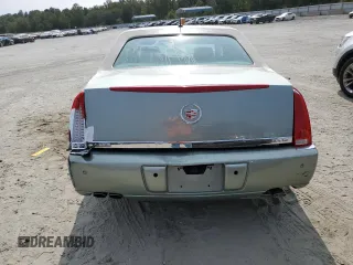 2007 Cadillac DTS Performance z VIN 1G6KD57967U131549, wystawiony jako Copart lot #70918804 z przebiegiem 73 618 mil mil oraz Szkoda całkowita • Salvage title. Historia ofert i sprzedaży dostępna na DreamBid. Obrazek 6.