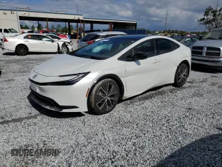 2023 Toyota Prius LE z VIN JTDACAAU7P3013193, wystawiony jako Copart lot #56800845 z przebiegiem 18 222 mil mil oraz Nie do naprawy • Non repairable. Historia ofert i sprzedaży dostępna na DreamBid. Obrazek 1.