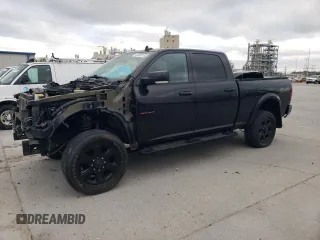 2018 Ram 2500 Laramie z VIN 3C6UR5FL8JG211232, wystawiony jako Copart lot #48250315 z przebiegiem 201 460 mil mil oraz Szkoda całkowita • Salvage title. Historia ofert i sprzedaży dostępna na DreamBid. Obrazek 1.