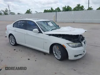 2011 BMW 3 Series 335d z VIN WBAPN7C5XBA949050, wystawiony jako IAAI lot #42181553 z przebiegiem Nie podano mil oraz . Historia ofert i sprzedaży dostępna na DreamBid. Obrazek 1.