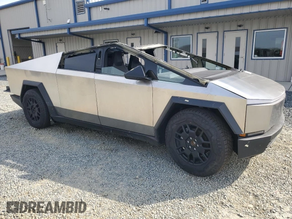 2024 Tesla Cybertruck с VIN 7G2CEHED5RA004045, выставлен на аукционе Copart как лот 48466055 с пробегом 6 580 миль миль и Списание • Salvage title. История ставок и продаж доступна на DreamBid. Изображение 4.