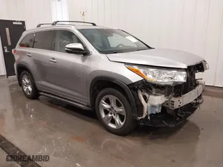 2015 Toyota Highlander Limited with VIN 5TDDKRFH7FS161867, listed as a IAAI auction lot 41722720 with 102,073 mi miles. Bid and sale history available at carsss.com. Image 1.