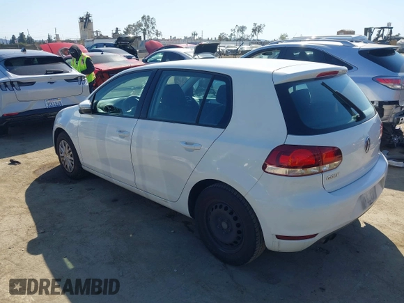 2011 Volkswagen Golf z VIN WVWDA7AJ1BW032471, wystawiony jako IAAI lot #41839585 z przebiegiem 166 094 mil mil oraz . Historia ofert i sprzedaży dostępna na DreamBid. Obrazek 3.