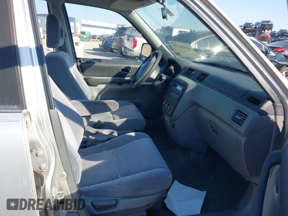 1997 Honda CR-V with VIN JHLRD184XVC014120, listed as a IAAI auction lot 41684375 with 144,915 mi miles. Bid and sale history available at carsss.com. Image 5.