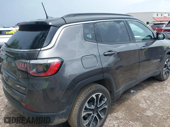 2024 Jeep Compass Limited z VIN 3C4NJDCN4RT608573, wystawiony jako IAAI lot #42510349 z przebiegiem 30 391 mil mil oraz . Historia ofert i sprzedaży dostępna na DreamBid. Obrazek 4.