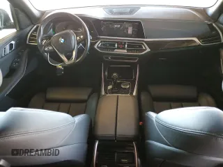 2020 BMW X5 xDrive40i with VIN 5UXCR6C01L9C81731, listed as a Copart auction lot 61017435 with 51,190 mi miles and Salvage title. Bid and sale history available at DreamBid. Image 8.