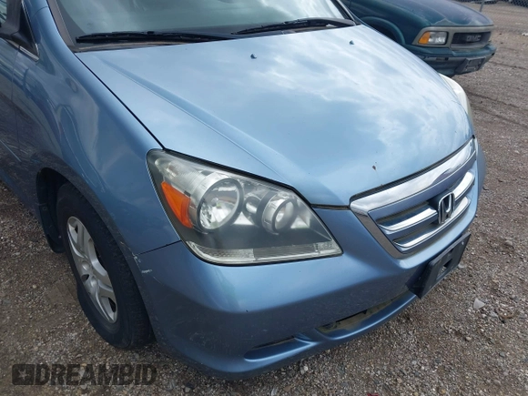 2005 Honda Odyssey EX-L z VIN 5FNRL38755B126414, wystawiony jako IAAI lot #42327946 z przebiegiem 340 043 mil mil oraz . Historia ofert i sprzedaży dostępna na DreamBid. Obrazek 6.