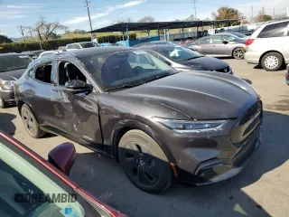 2022 Ford Mustang Mach-E California Route 1 z VIN 3FMTK2SU2NMA40924, wystawiony jako Copart lot #42533665 z przebiegiem 35 933 mil mil oraz Szkoda całkowita • Salvage title. Historia ofert i sprzedaży dostępna na DreamBid. Obrazek 4.