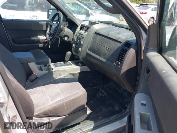 2011 Ford Escape XLT с VIN 1FMCU9D75BKB26421, выставлен на аукционе IAAI как лот 42421183 с пробегом 151 693 миль миль и . История ставок и продаж доступна на DreamBid. Изображение 5.